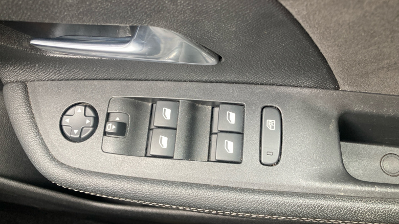 Vauxhall Mokka 100kW Ultimate 50kWh 5dr Auto Electric Hatchback